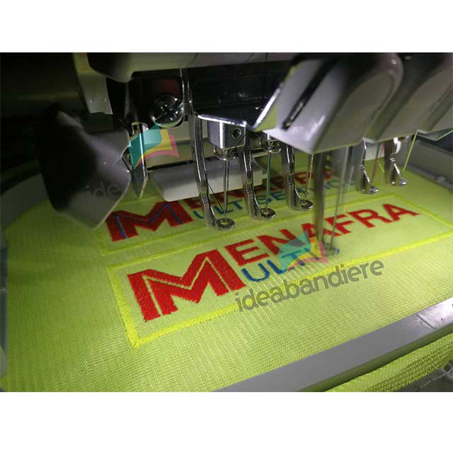 Ricamo su giubbino catarifrangente